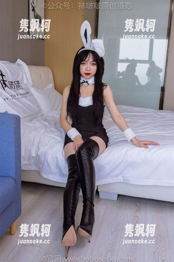 BoBoSocks袜啵啵-稚予 BoBoSocks袜啵啵 - 稚予校服写真:那些高清照片里的羞涩与甜美