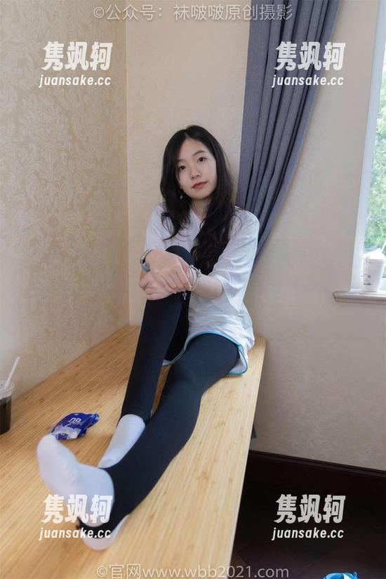 BoBoSocks袜啵啵-糯米 BoBoSocks袜啵啵 - 糯米的运动鞋作品集:跟随她的步伐,发现生活的每一个细节