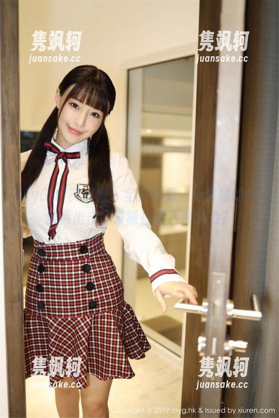 MyGirl美媛馆 - 全套图集：王馨瑶的JK倾情出击，谁能抵挡这种魅力？