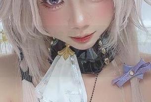 PoppaChan的裤里丝，免费照片里藏着无尽诱惑