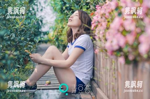 QingDouKe青豆客 - 杨上萱泳池写真，这定制的温暖真让人心动。