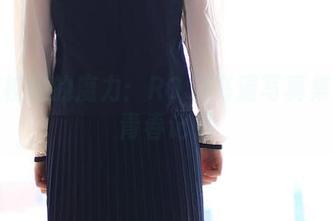 一袭校服的魔力：ROSI高清写真集中的青春记忆