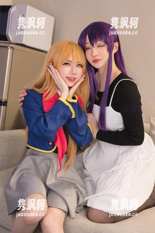 SayoMomo SayoMomo的毛衣写真图集:一秒穿越,体验毛衣里的温柔与俏皮