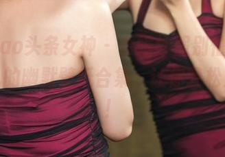 TouTiao头条女神 – 看婚纱照别怕尴尬，幻雪儿的幽默壁纸合集，让你轻松走一回！
