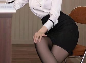 Xiuren秀人网 – 别眨眼！Laura苏雨彤睡衣精选写真集，毫无防备地打击你的心