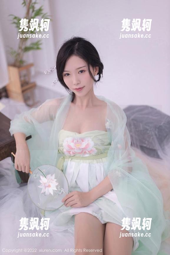 Xiuren秀人网-小泡芙winna Xiuren秀人网 - 小泡芙winna的幽默瑜伽图包分享:我也想这样摆pose,只是不知道我的后驱能接受吗?