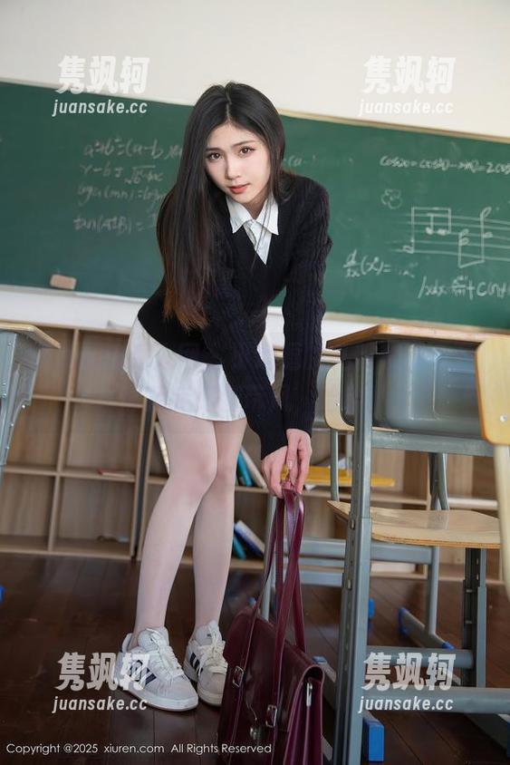 Xiuren秀人网-小逗逗 Xiuren秀人网 - 小逗逗的礼服套图,下载后走路都带风,哈哈!