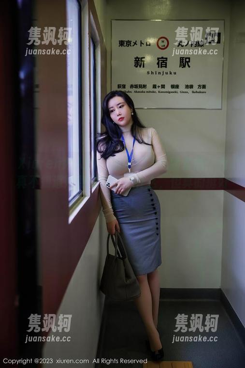 Xiuren秀人网-柚子178 Xiuren秀人网 - 柚子178礼服套图:我真不知道她到底想表达什么,但真的挺好看的