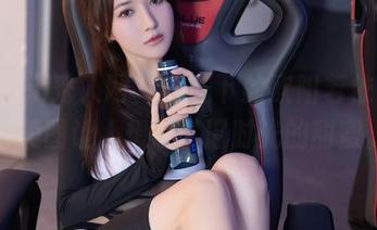 Xiuren秀人网 – 阳光下的欧阳若依，旗袍美图让人想起了旧时光的甜蜜。