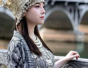 Xiuren秀人网 – 在绯月樱的美足私拍中，我发现了新的DIY灵感，鞋子可以不要了！