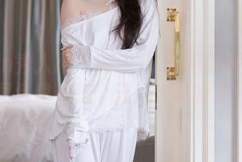 Xiuren秀人网 – 萌宝儿BoA的JK写真：图包里就是个无法成真的梦！