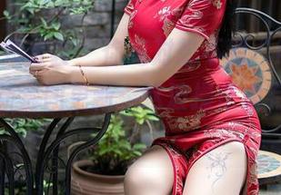 YouMi尤蜜荟 – 你绝对想不到“icy猪”秘书的新套图更新，这波操作太有魅力了！