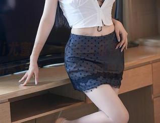 YouMi尤蜜荟 – 看看黄乐然的最新图册，她的油亮状态是不是西瓜皮的夏季气息？