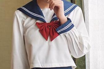 尤蜜荟：无圣光图包，让每一个佳人都成梦幻的注脚
