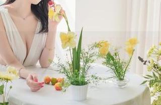 Yuna(윤아)职场穿搭秘籍，谁说职业装不能美？美图合集了解一下！