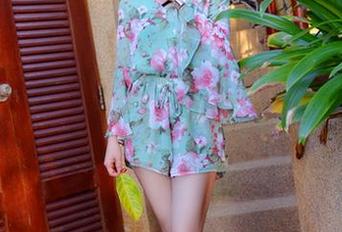 pans – 私房思妍那件吊带，图集里藏着的微妙温度