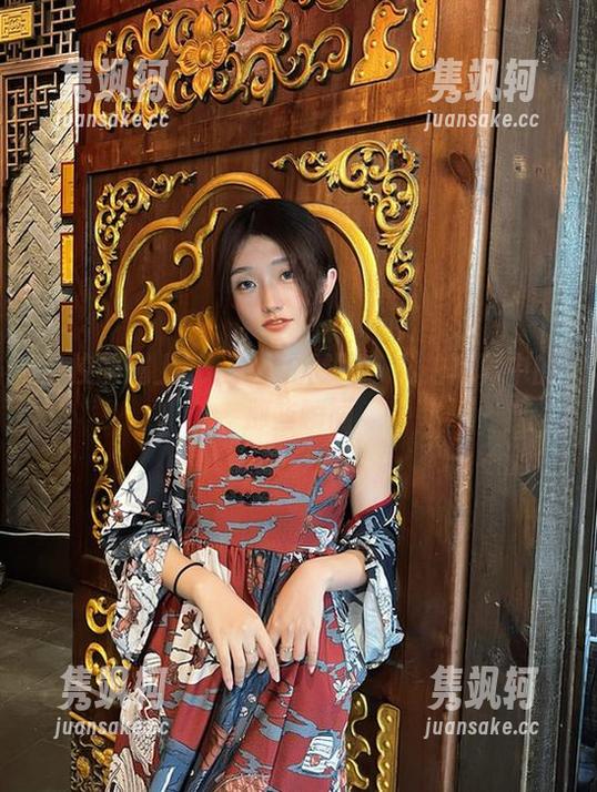 roroki骷髅姬 当校服遇上roroki骷髅姬:私拍写真中的那些瞬间