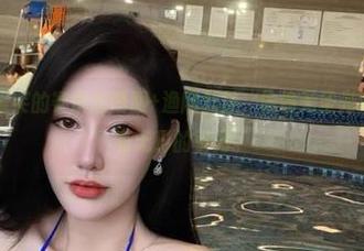 微密圈 – 不爱笑的赛琳的西服+渔网丝袜，偷偷无圣光的套图，仿佛有无形的引力。