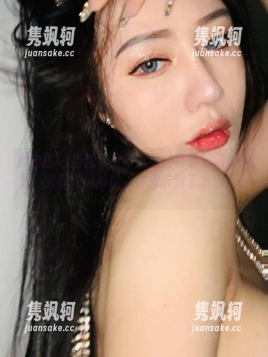 不爱笑的赛琳 微密圈 - 最新鲜的不爱笑的赛琳双马尾图册,温柔的风拂过,仿佛听到了发丝低语。