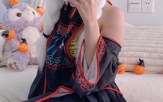 放飞自我：二阶堂宅绘子与她的奶牛图包奇遇记