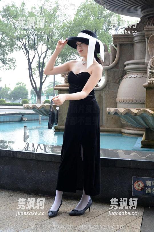 初夏女神-依依 初夏女神 - 依依的照片资源:看完一瞬间感觉日常都不重要了!