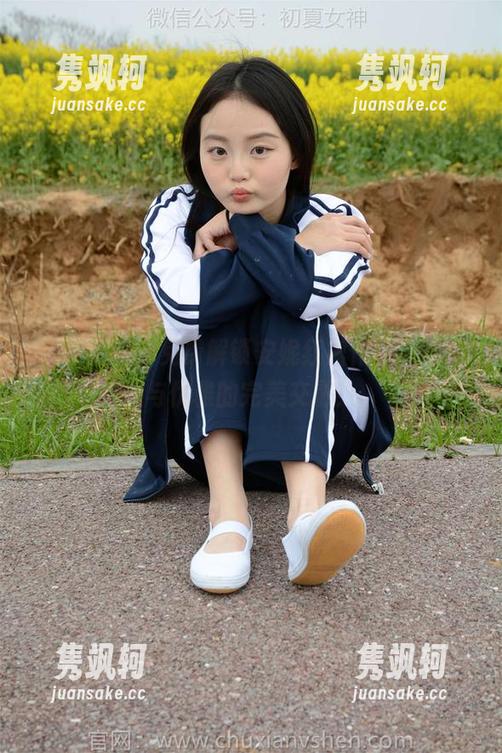 初夏女神-安妮 初夏女神 - 免费解锁安妮红裙作品,时尚与优雅的完美交融!