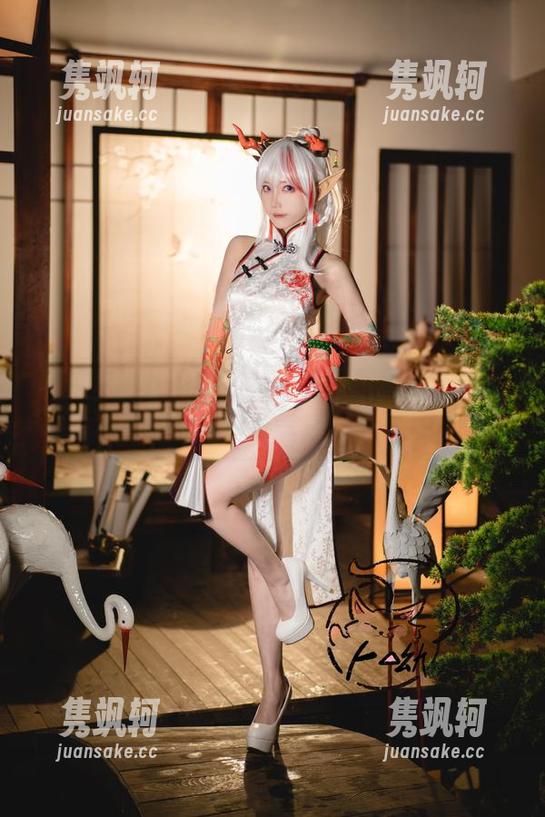 卜呦 一起走进卜呦的图包,感受柴郡音乐绚烂的缤纷气息!