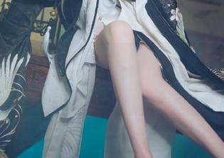 在在下萝莉控ii的万圣节高清套图中，找到轻松与惊吓的平衡。