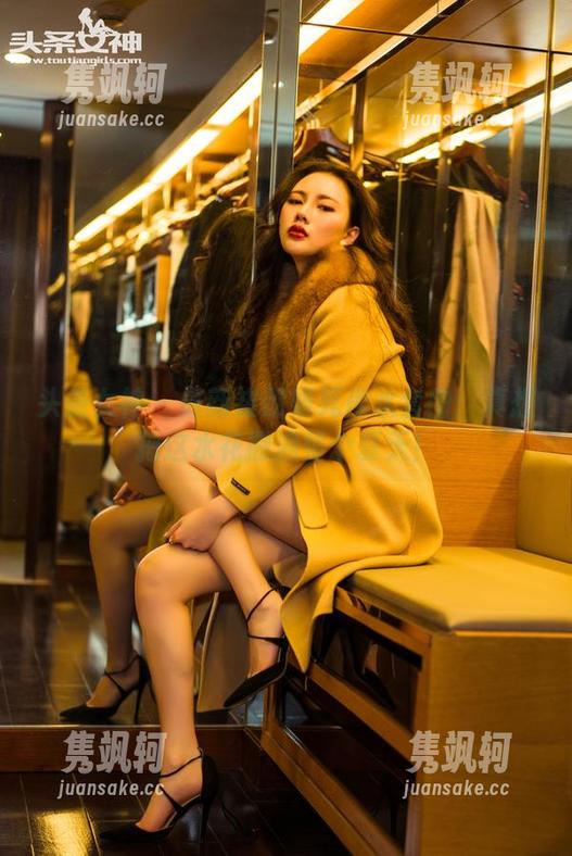 头条女神-崔昭妍 头条女神 - 最新崔昭妍死库水套图:真想把这水花撒满整个夏天!