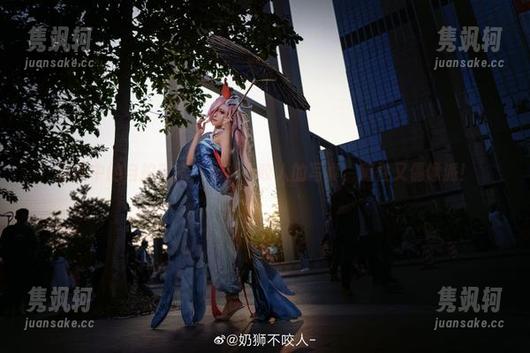 奶狮不咬人 居家中的自拍艺术:奶狮不咬人的写真,随性又偶像派!