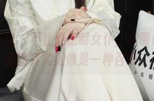 小众视觉 – 不止是定制女仆，小薯条的那些图其实更像是一种召唤。