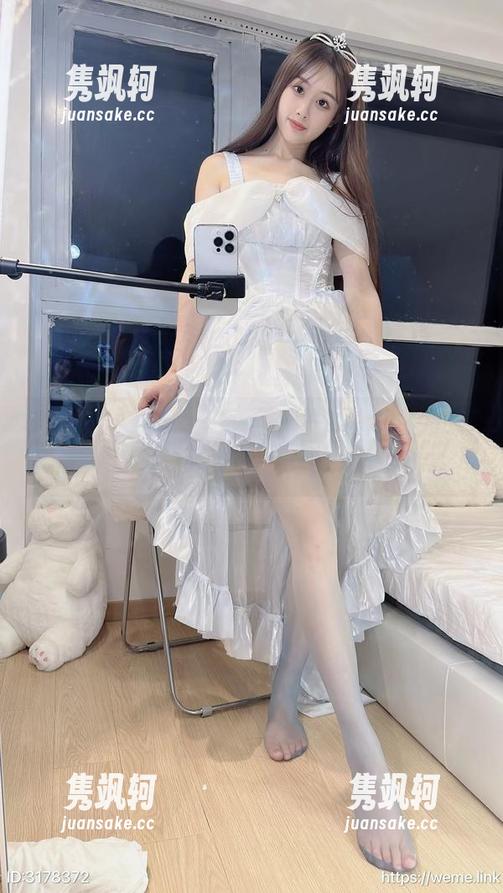 小萌子 微密圈 - 精选图包:小萌子的白色蕾丝,春风十里,不如一个转身