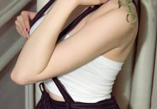 尤果网 – 笑笑的油亮高清写真，谁可以拒绝这种巧妙的光泽呢？