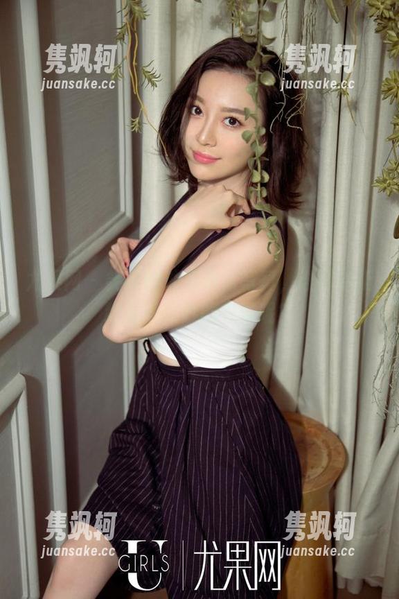 尤果网-笑笑 尤果网 - 笑笑的油亮高清写真,谁可以拒绝这种巧妙的光泽呢?