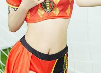 尤蜜荟 – 看颜美汐如何用透明打破界限，原图写真大揭秘