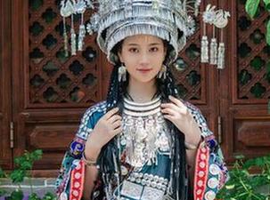 年年Nnian的风趣，青青子衿的原图写真，简直就是心灵鸡汤