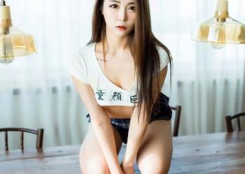 普美Bomi(보미)出击：可爱条纹女仆高清写真之旅