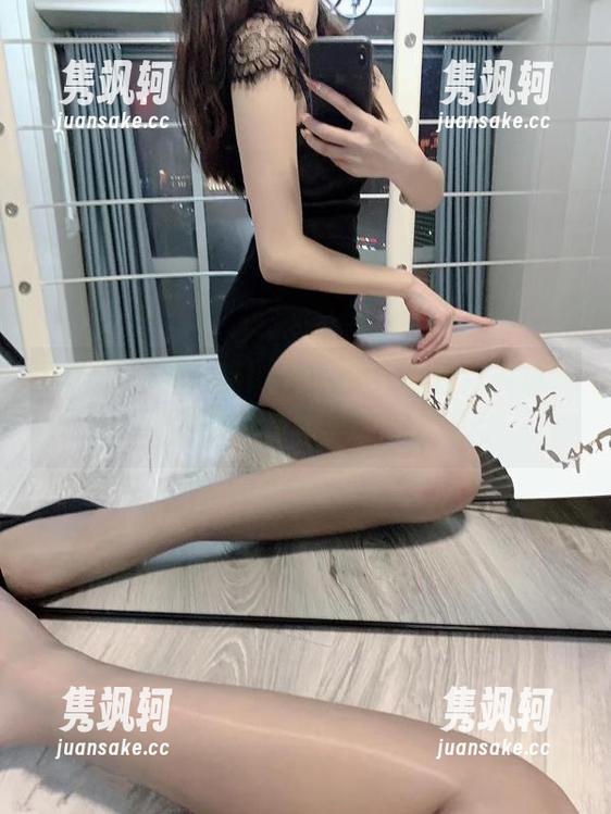 林子喵Lynne 微密圈 - 林子喵Lynne泳装图包:冲浪?不,是她在水里肆意翩翩