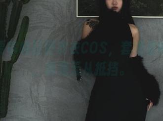 柒柒要乖哦狂野皮衣COS，套图里的魅力，真是无从抵挡。