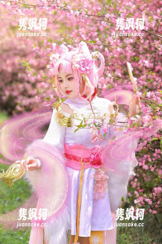 桃暖酱 沉迷于桃暖酱的秘书cos图集,那身材实在是...........好想多看几遍!