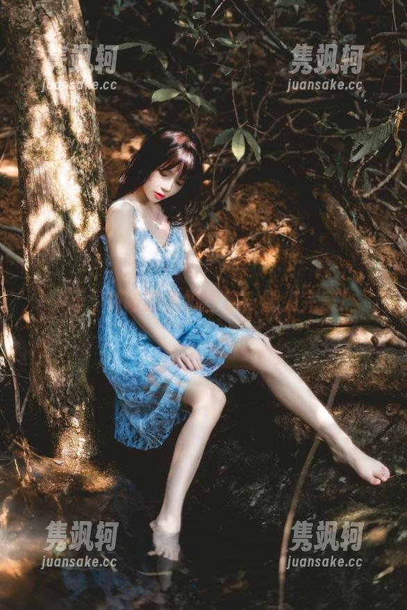 关于桜桃喵的美脚图集，腿尖完美！