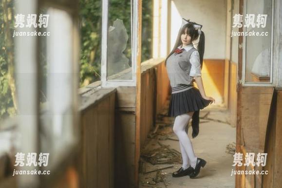 樱井宁宁 樱井宁宁的纯白写真,像是午后阳光洒下的温柔,静静流淌在每一寸肌肤上。