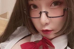 次屁啦豹纹原图：在线抓拍，暴露她的小秘密
