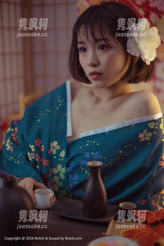 波萝社-猫九酱Sakura 波萝社 - 水手服的不寻常旅程:猫九酱Sakura的绝妙定制图集!别眨眼