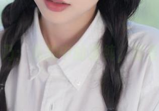 清水由乃：私拍中的清纯，如夏日微风