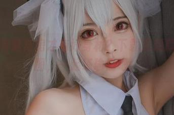 谁说只有健身房才有好身材？下载清颜颜子的美图，一起练瑜伽吧！