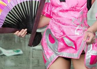 爱尤物 – 泳池里的pinkbaby，下载她的作品，感受那个瞬间仿佛就在身边！