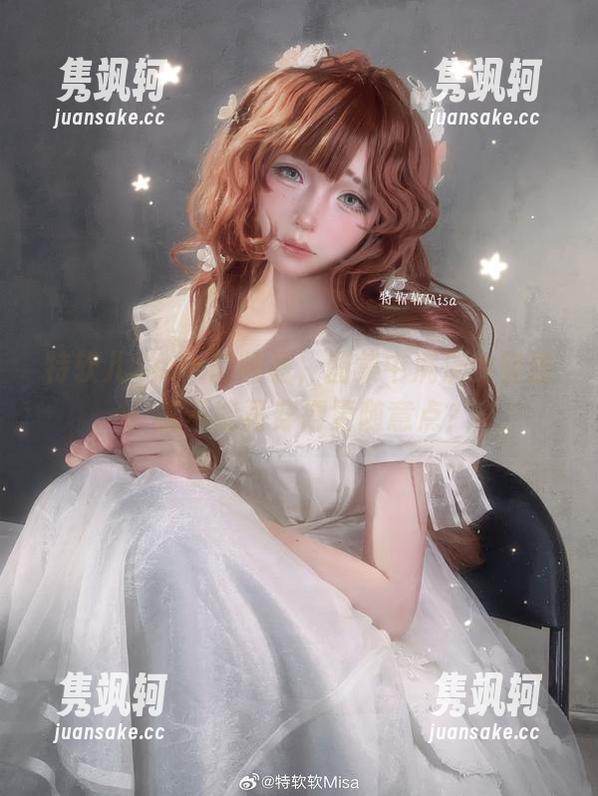 特软儿Sona的睡裙，图集中满满的轻盈，能不能再穿得更随意点？