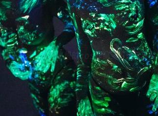 甜糖大魔王与清晨阳光交织的cos作品：幻想与现实的碰撞