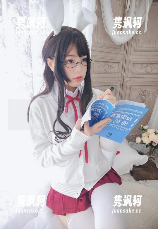 白烨烨的私人秀场，打卡美图里的秘书生活
